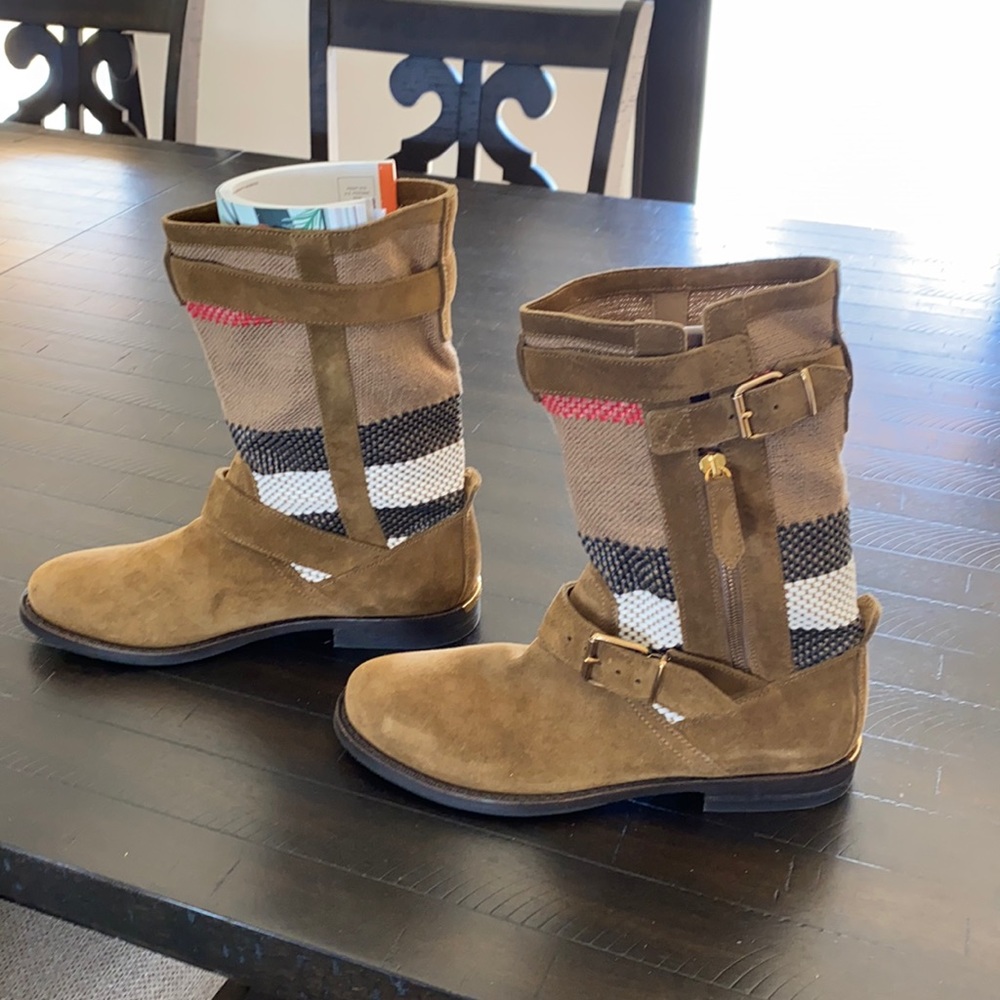 BURBERRY boots
